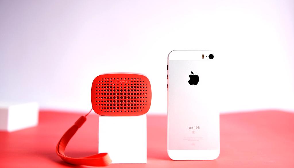 Bluetooth LE Audio earbuds demonstrating advanced wireless audio streaming capabilities